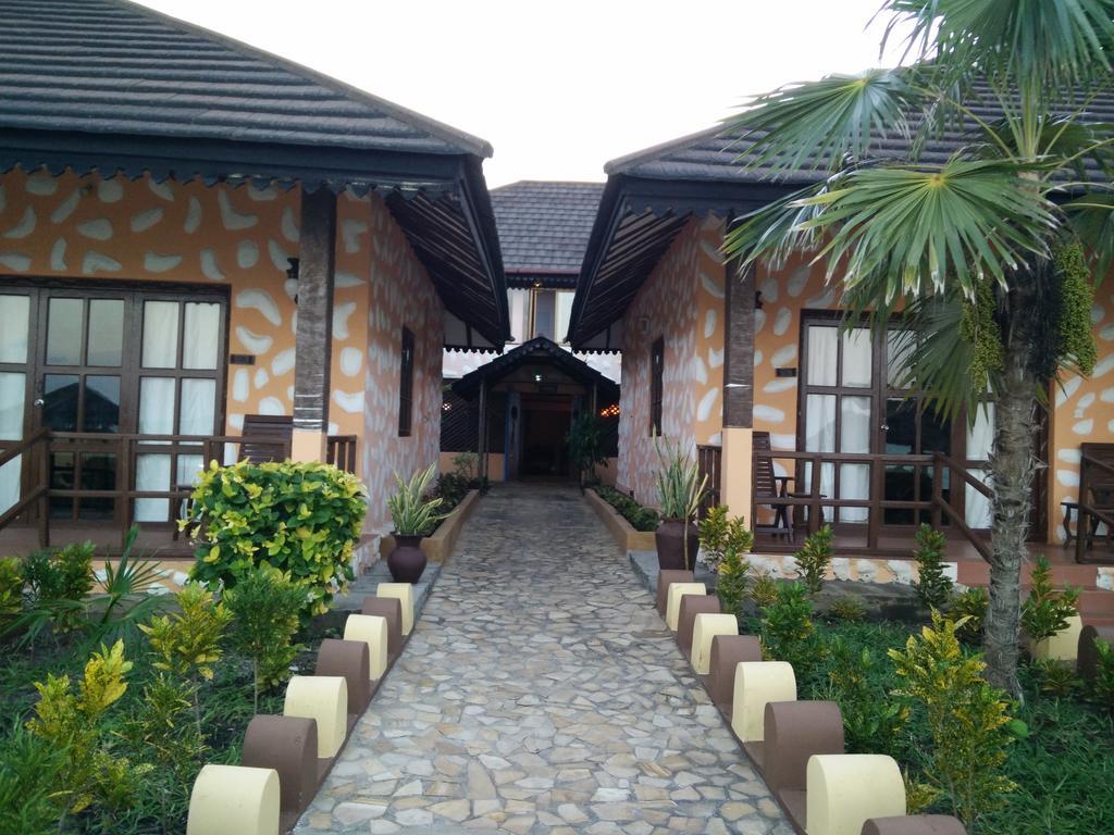 Arabian Nights Hotel Падже Екстер'єр фото