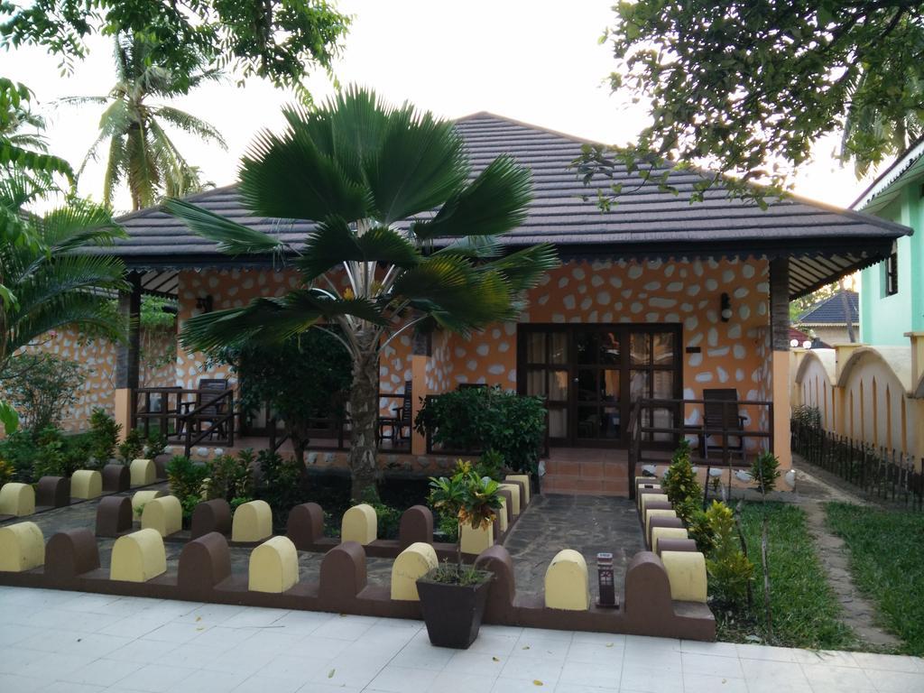 Arabian Nights Hotel Падже Екстер'єр фото